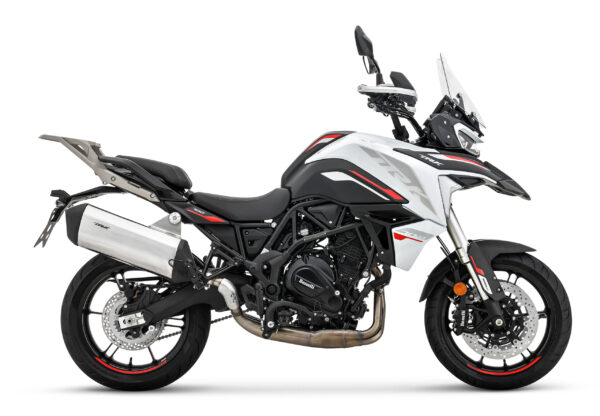 image Moto d'aventure 700cc blanc