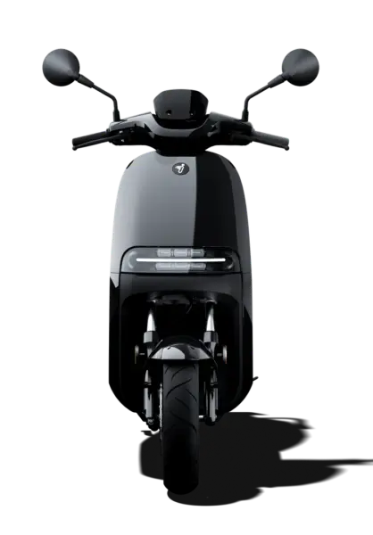 Vue de face du scooter électrique Segway E300SE